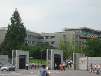 ������w ���V��